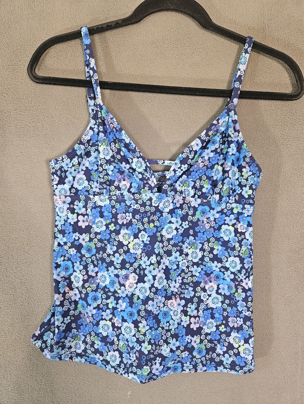Title Nine Swimsuit Top Bikini Vneck Medium Back Strappy Lace Up